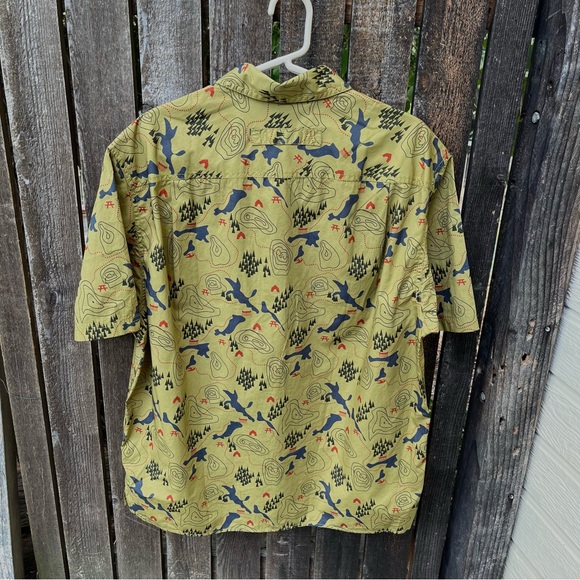 Duluth Trading Co. Untucked BBQ Relaxed Fit Short Sleeve Button Down Shirt Sz M - Picture 8 of 10